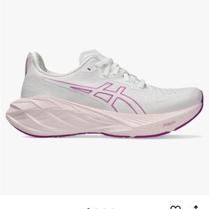 ASICS Women's NovaBlast 4 running sneakers White /soothing sea color. Size 9.5